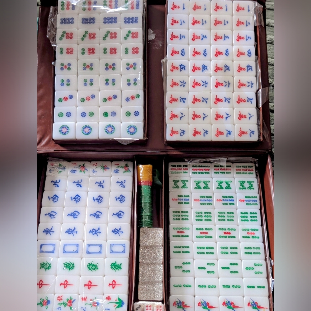 Vintage Mahjong Set